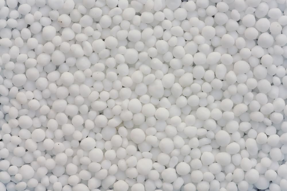 Urea Fertilizer 46-0-0 Made in USA Plant Food for Indoor/Outdoor Flowers & Gardens - Promotes Lush Growth - Lettuce, Green Lawns, Fruit, Vegetables, Citrus Trees